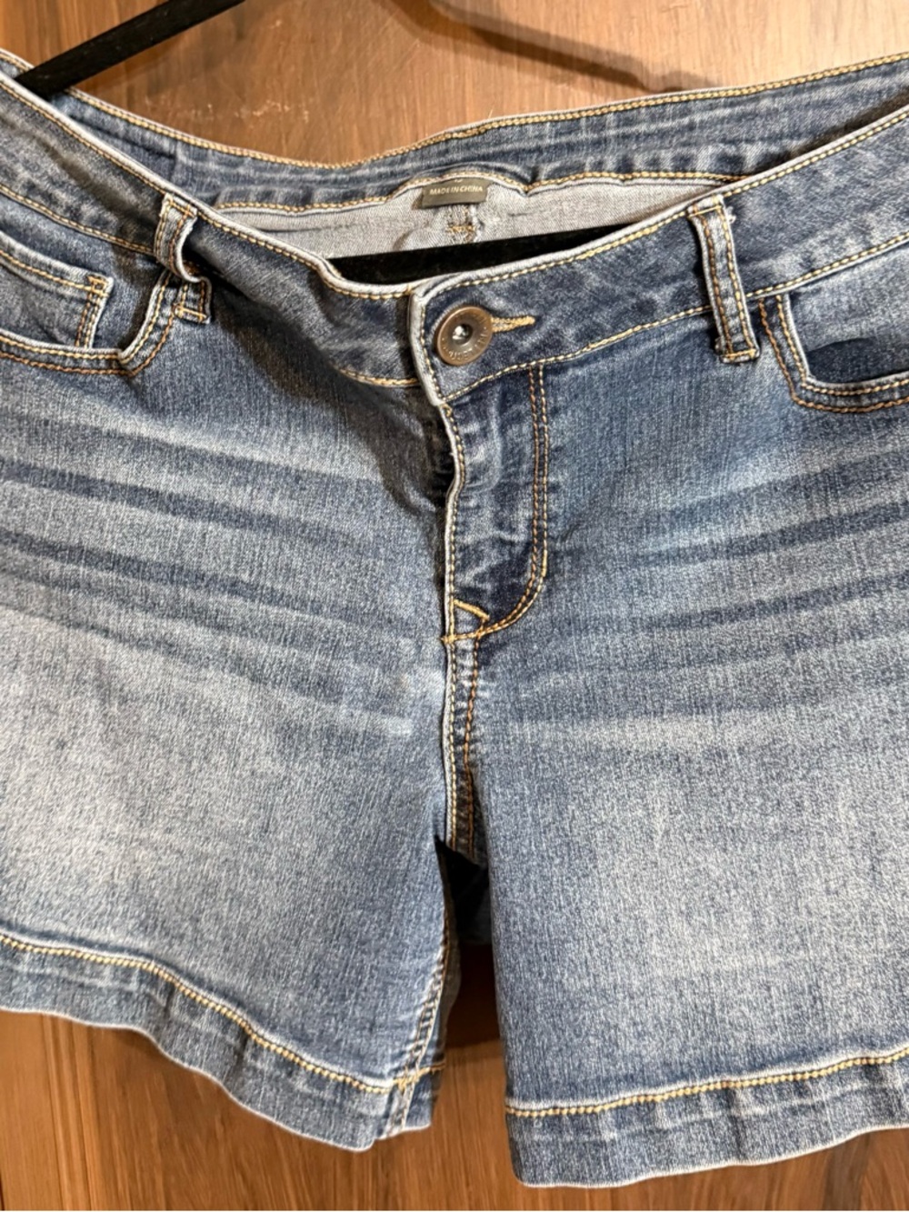 Natural Reflections 5-Pocket Denim Shorts
Size 12
